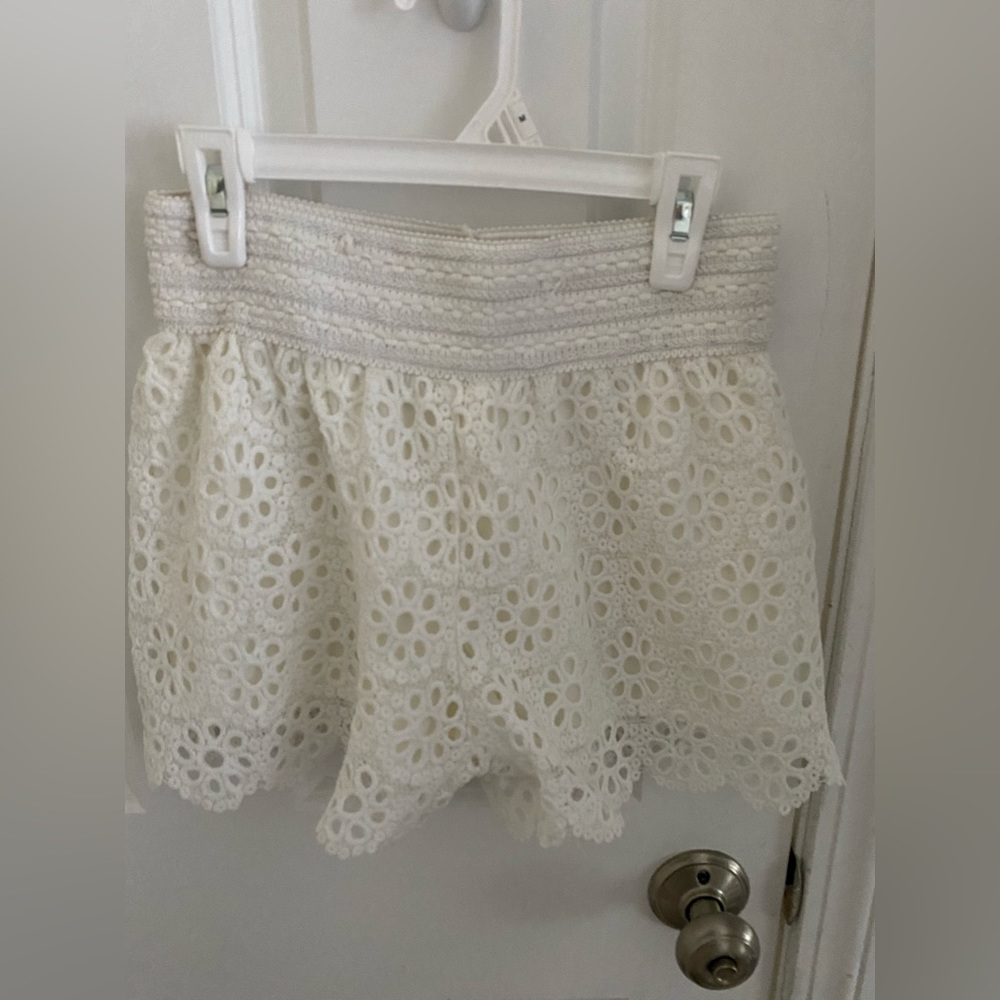 White floral lace shorts